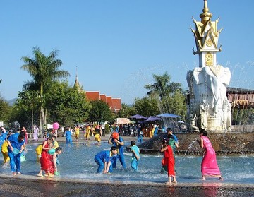 Фестиваль Воды в Сишуанбаньна (Xishuangbanna)