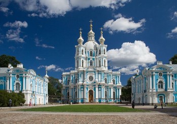 Смольный монастырь в Санкт-Петербурге