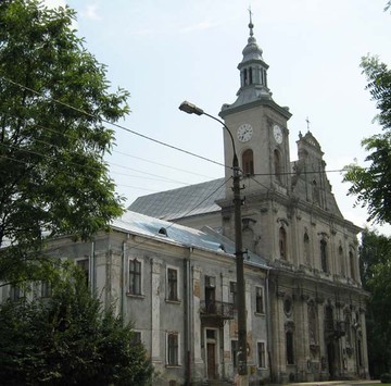 Костел Успения Пресвятой Богородицы в Золочеве