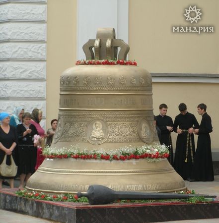 Колокол  Спасо-Преображенского Собора — самый большой в Украине