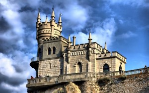 Замок "Ласточкино гнездо" -- визитная карточка Крыма