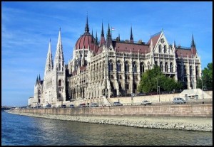 Самый известный архитектурный символ Будапешта. Парламент