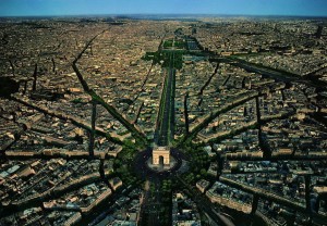 Площадь Звезды, на которой стоит Триумфальная арка (Париж)