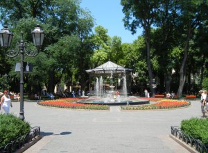 Музыкальный фонтан и ротонда в городском парке (Одесса и область)