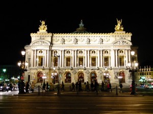 Парижская Опера в ночной подсветке (Париж)