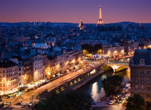 Улицы Парижа в ночи (Париж)