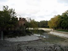 Дюковский парк на Балковской. Когда-то в этом озере жили лебеди (Одесса и область)