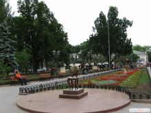 Памятник двенадцатому стулу в Горсаду (Одесса и область)