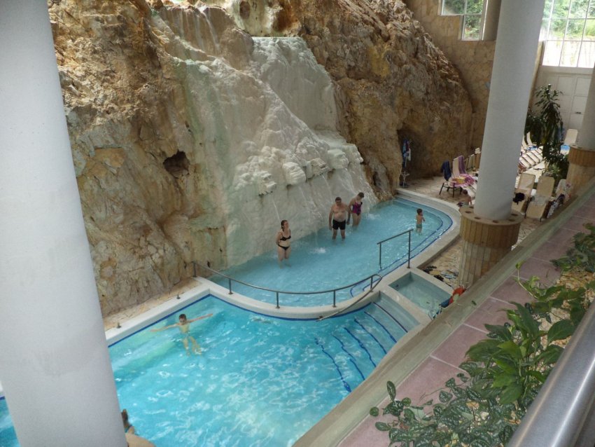 Фото достопримечательностей Венгрии: Пещерная купальня Мишкольц-Тапольца