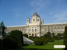 Венский музей естественной истории на площади Марии Терезии