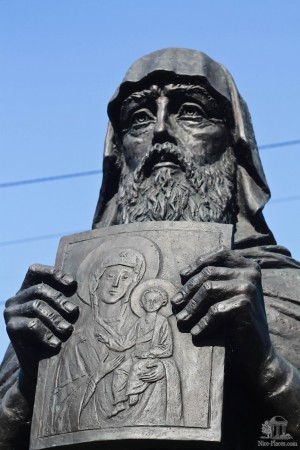 Статуя святого в приходе Церкви Святого Преподобного Герасима Болдинского в городе Калининграде (Европейская часть России)