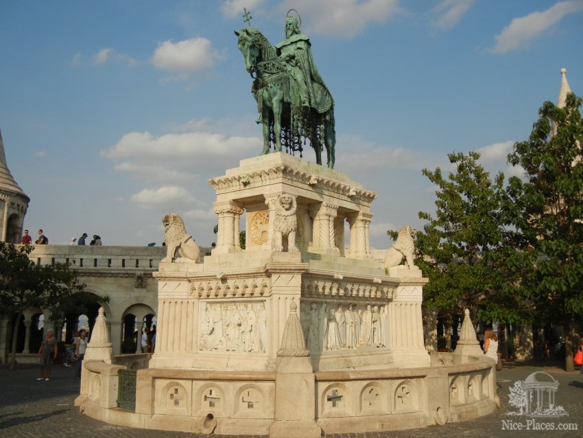 Фото достопримечательностей Будапешта: Памятник Иштвану Великому, над которым скульптор работал 10 лет