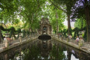 Скульптурная композиция в Люксембургском саду (Париж)