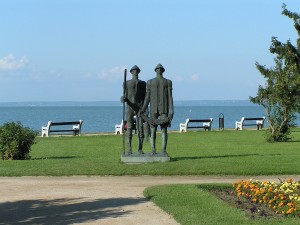 Памятник рыбакам у озера Балатон (Венгрия)
