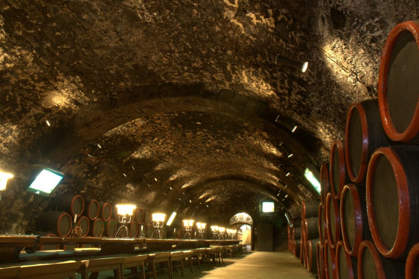 Фото достопримечательностей Венгрии: Подвалы музея вина в Токае