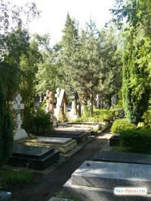 Кладбище Сент-Женевьев-де-Буа (Франция)