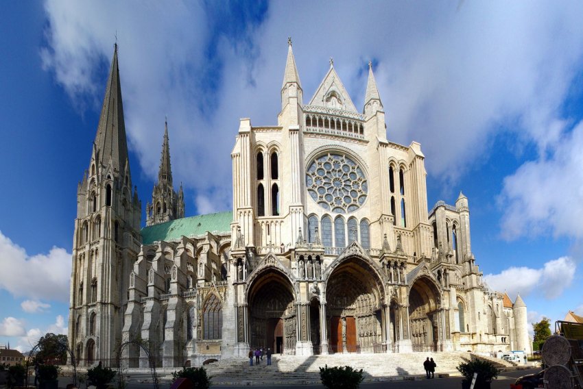 Фото достопримечательностей Франции: Южная часть поперечного нефа Шартрского собора