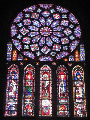 Витражная роза Шартрского собора (Франция)