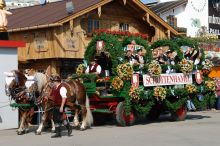 Праздничное пивное шествие. Пивоварни всей Баварии стремятся туда попасть (Германия)