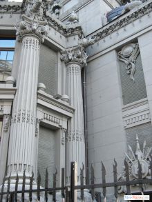 Дом с химерами - колонны (Киев и область)