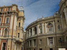 Возле театра находится дом Навроцкого - очень красивое здание (Одесса и область)