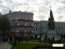 В воскресенье количество людей, желающих посмотреть на памятник уже существенно сократилось (Одесса и область)