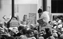 На поклонение цадику (мудрецу) Нахману в Умани собираются тысячи хасидов со всего мира (Умань)