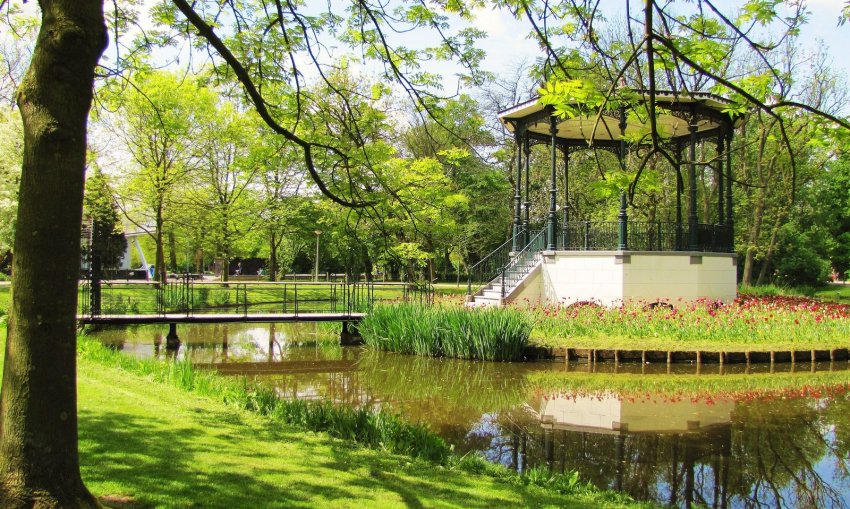 Фото достопримечательностей Амстердама: Ротонда в Vondel парке в Амстердаме
