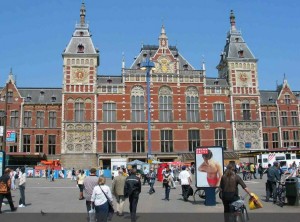 Железнодорожный вокзал Амстердама (Амстердам)