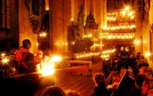 Предрождественская месса в церкви Nikolaikirche в городке Лукау. (Германия)