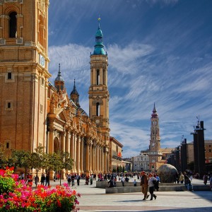 Площадь перед базиликой Св. Девы Марии Пилар, Plaza del Pilar (Испания)