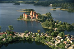 Замок на острове - резиденция литовских князей (Прибалтика)