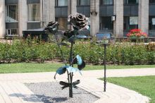 Розы выкованные из металла - первый экспонат музея (Донецк и область)