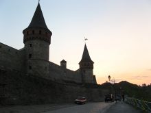 Вдоль стен крепости (Каменец-Подольский)
