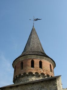 Знак на вершине башни не просто флажок, а зашифрованная информация о характеристиках крепости (Каменец-Подольский)
