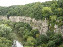 Скалистый природный каньон, ограждающий Старый город от Нового (Каменец-Подольский)