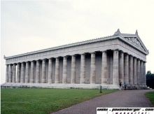 Зал сделан в классическом античном стиле (Германия)