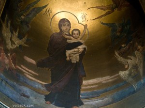 Богородица с младенцем - одна из выдающихся росписей Васнецова во Владимирском соборе (Киев и область)