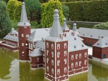 Замок Хунсбрук, Голландия (Брюссель)