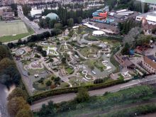 Вид на парк "Мини Европа" со смотровой площадки Атомиума (Брюссель)