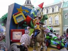 "История игрушек" на параде Диснея (Франция)