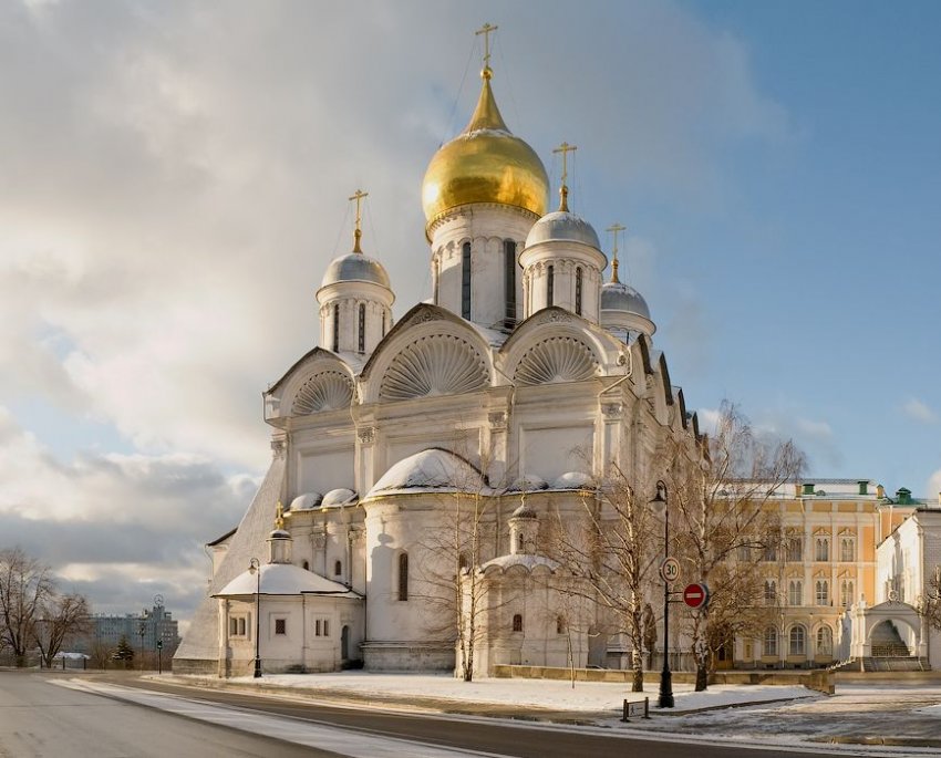 Фото достопримечательностей Москвы и Подмосковья: Архангельский собор Московского Кремля