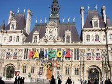 Парижская мерия перед выбором места проведения Евро 2012 (Париж)