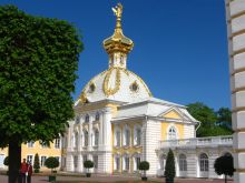 Корпус "Под гербом" Большого дворца Петергофа (Санкт-Петербург и область)