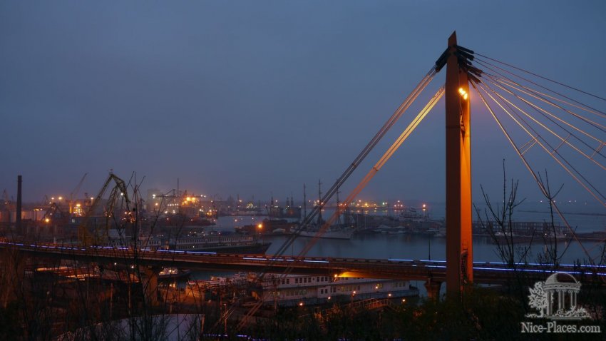 Фото достопримечательностей Одессы и Одесской области: Огни ночного Одесского порта