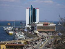 Вид на морской вокзал и гостиницу "Одесса" (Одесса и область)