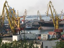 Работа в Одесском порту не прекращается ни днем ни ночью (Одесса и область)
