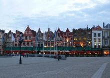 Домики на площади Гроте Маркт (Бельгия)