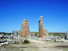 Античный город Перге, остатки города (Турция)