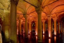 Подземная базилика Цистерна в Стамбуле (Турция)